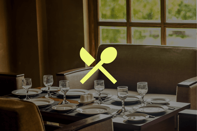 Déjeuner 3 plats, eaux et café avec vin (1 bouteille / 4 pers)